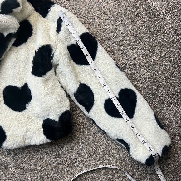 Ashley By 26 International Romantic Faux Fur Black and White Heart Teddy Jacket - Picture 8 of 8